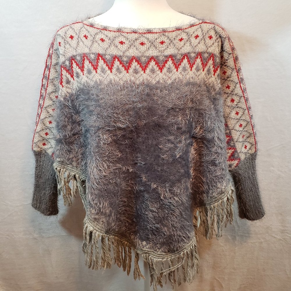 Gray Poncho with Fringe Medium